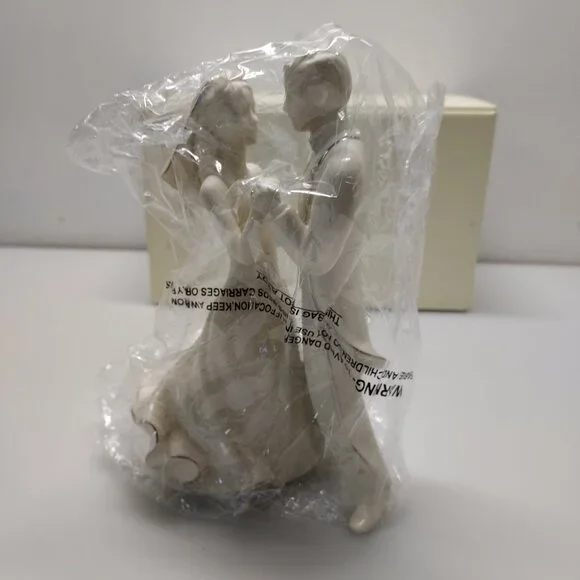 LENOX WEDDING PROMISES COLLECTION BRIDE/GROOM FIRST DANCE PORCELAIN NEW NOS VTG - Picture 2 of 16